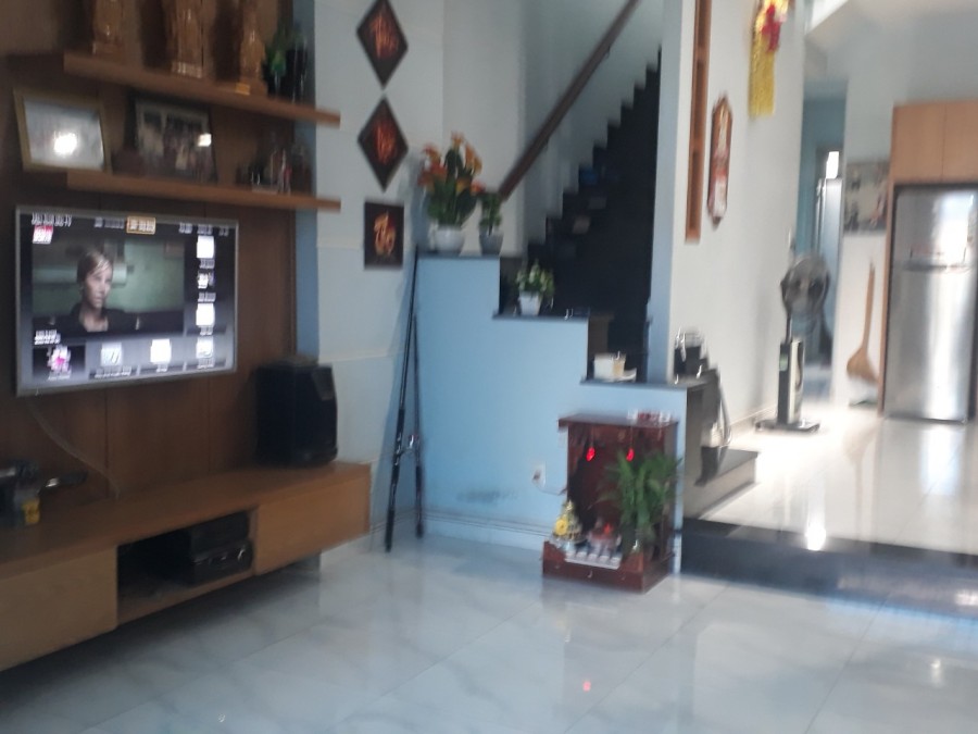 Bán nhà 3 tầng đường Lê Văn Thịnh DT 104m2 giá bán 10 tỷ, lhcc