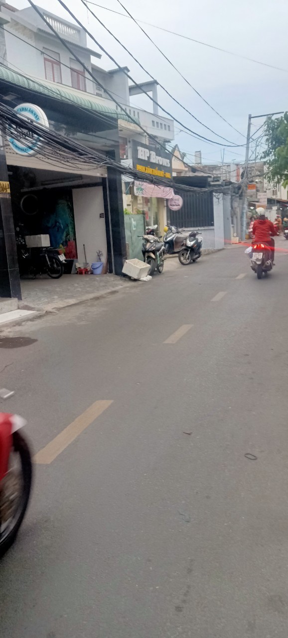 Bán nhà 3 tầng đường Lê Văn Thịnh DT 104m2 giá bán 10 tỷ, lhcc