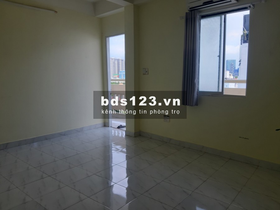 Phòng có ban công Q7 , giờ giấc TỰ DO ở 142 Nguyễn Thị Thập