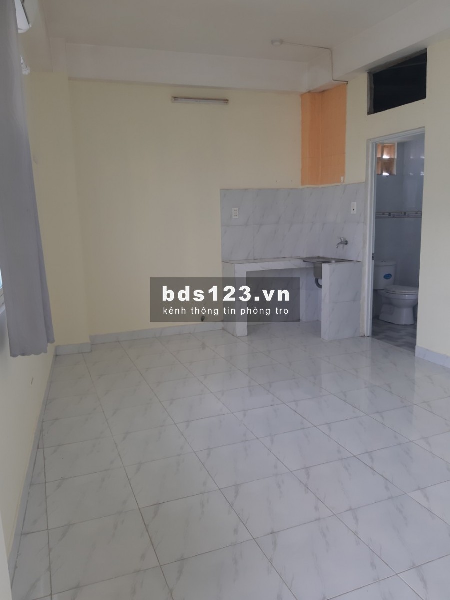 Phòng có ban công Q7 , giờ giấc TỰ DO ở 142 Nguyễn Thị Thập