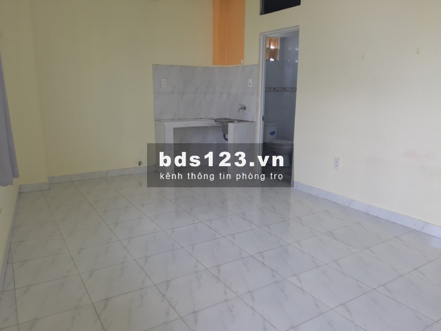 Phòng có ban công Q7 , giờ giấc TỰ DO ở 142 Nguyễn Thị Thập