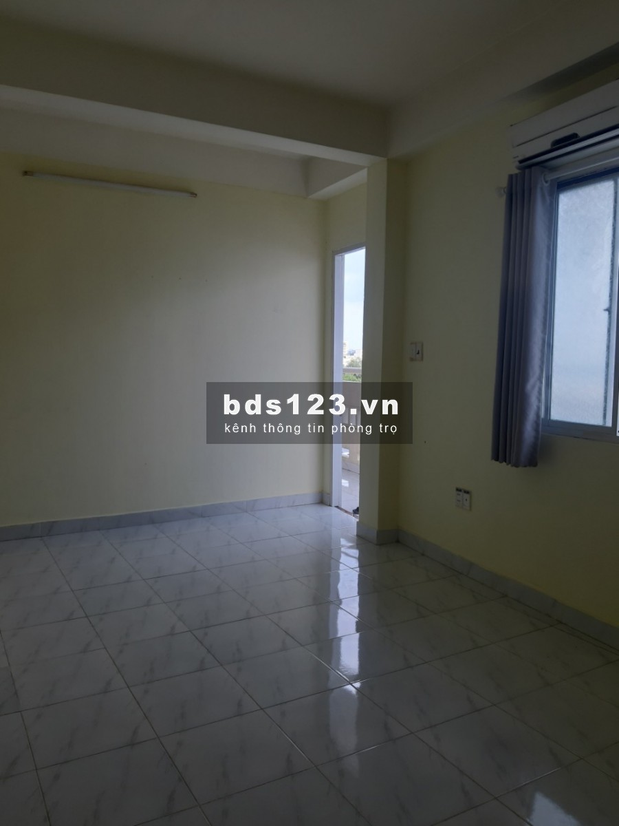 Phòng có ban công Q7 , giờ giấc TỰ DO ở 142 Nguyễn Thị Thập
