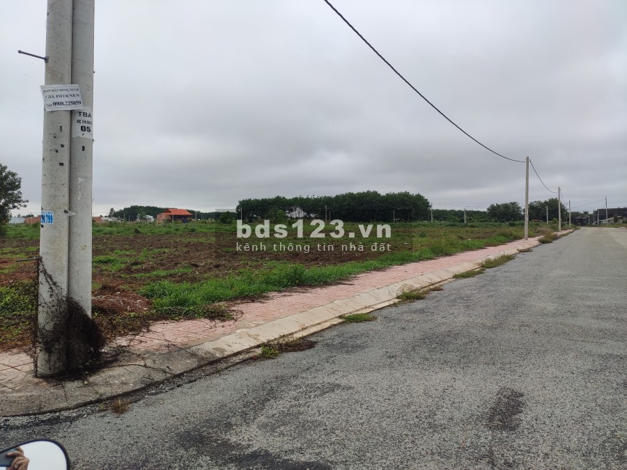 Kẹt tiền cần bán lô đất ngang 15m 1000m2/385tr gần KCN Becamex ĐP, rất thích hợp đàu tư kiếm lời sau này
