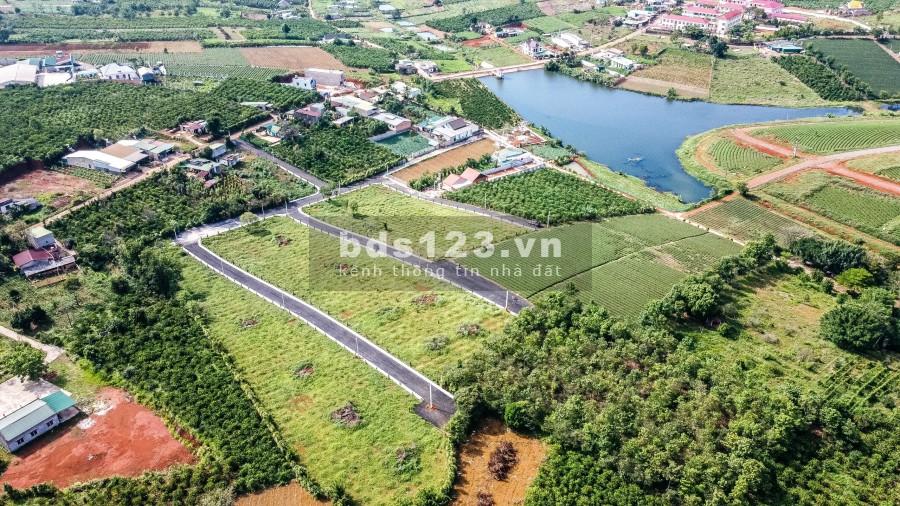 Đất thổ cư mặt tiền Khúc Thừa Dụ, view hồ và đồi chè…