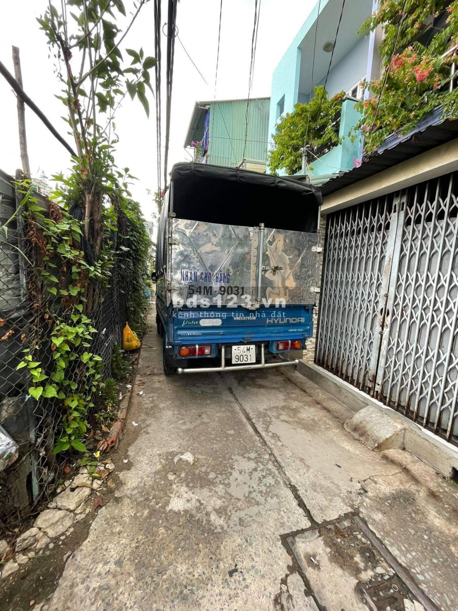 Nhà hẻm thông xe tải nhỏ đường số 4 HBP, dt 42m2 1 trệt 1 lầu