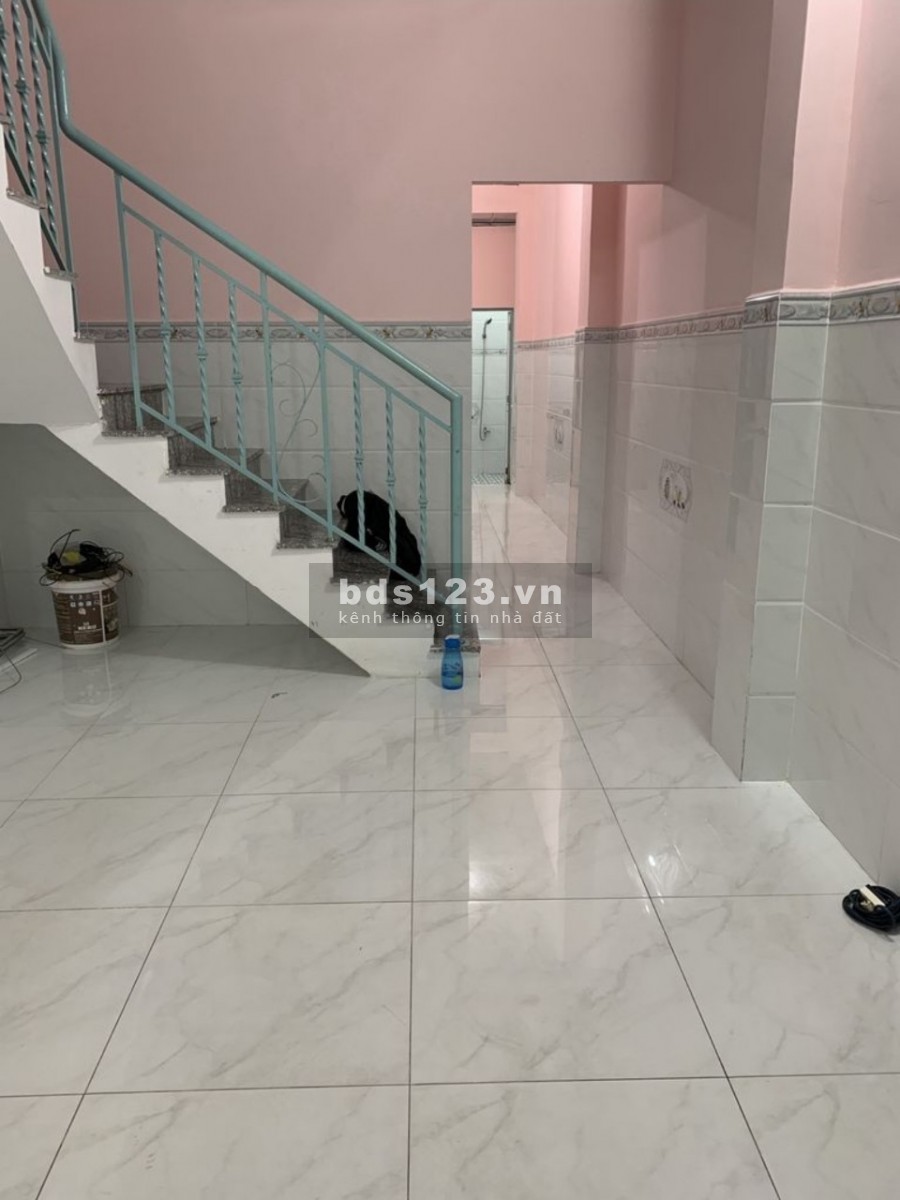 Cho thuê 1 Trệt + 1 Lầu 3 phòng ngủ hẻm 60 Lâm Văn Bền