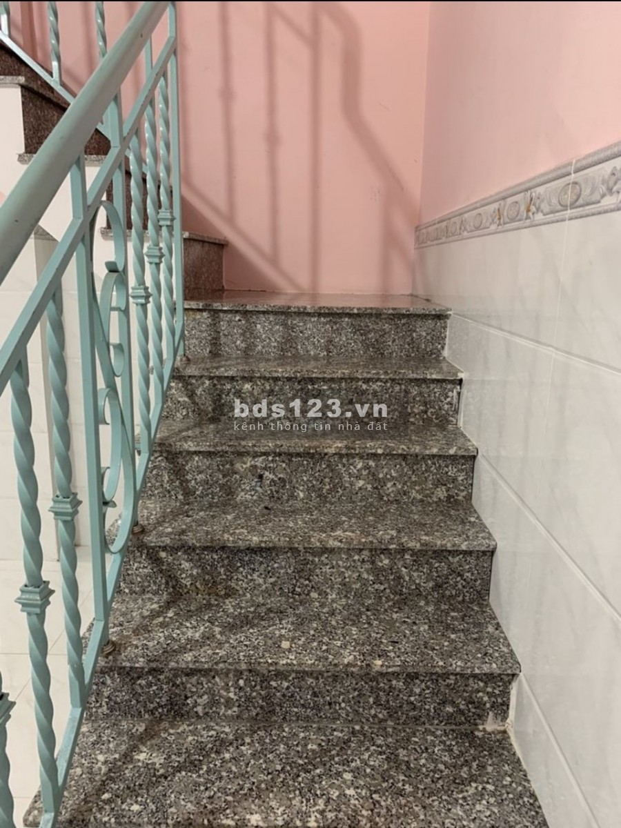 Cho thuê 1 Trệt + 1 Lầu 3 phòng ngủ hẻm 60 Lâm Văn Bền