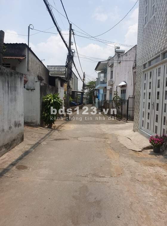 Bán nhà có sân rộng đường số 4 phường Trường Thọ TP.Thủ Đức DT 200m2 nở hậu