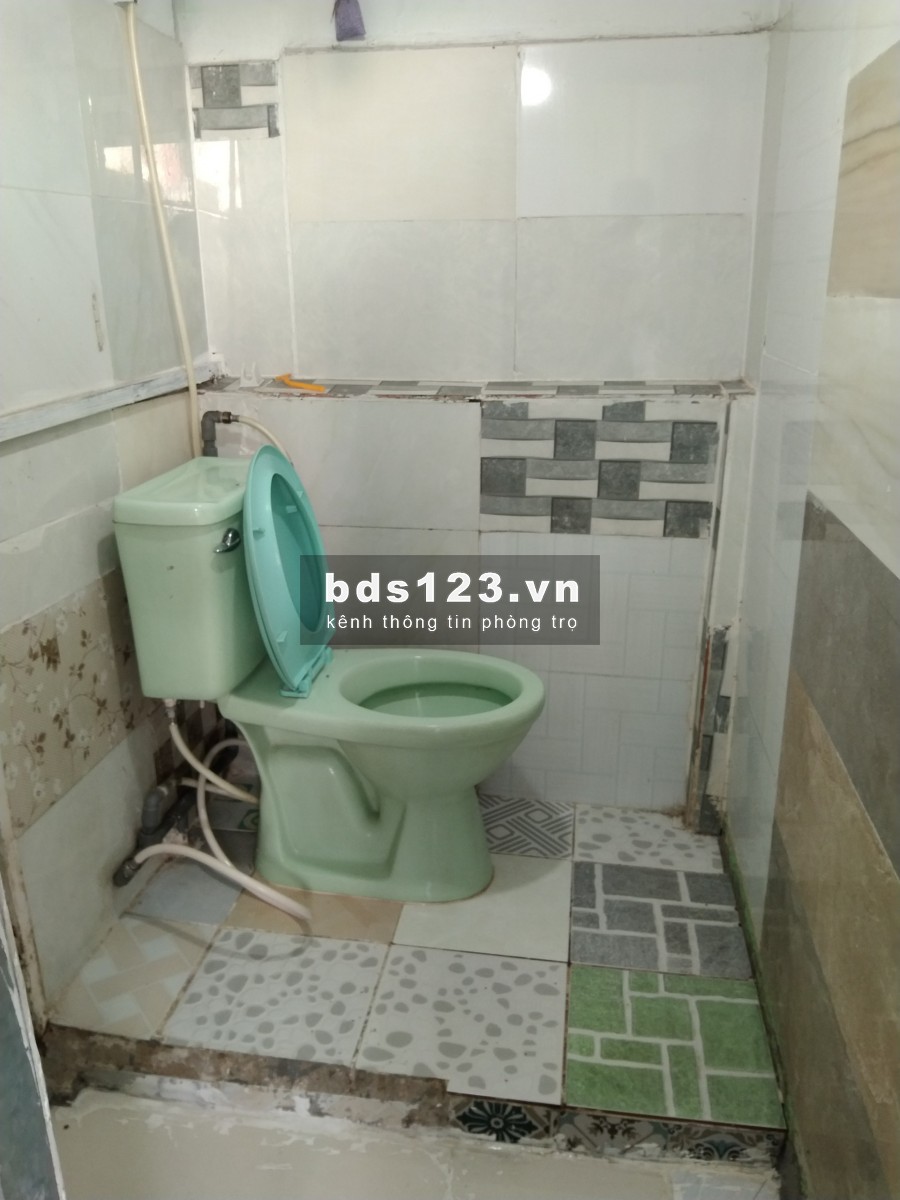 Còn 1 phòng cho thuê duy nhất máy lạnh có nội thất, ban công riêng biệt