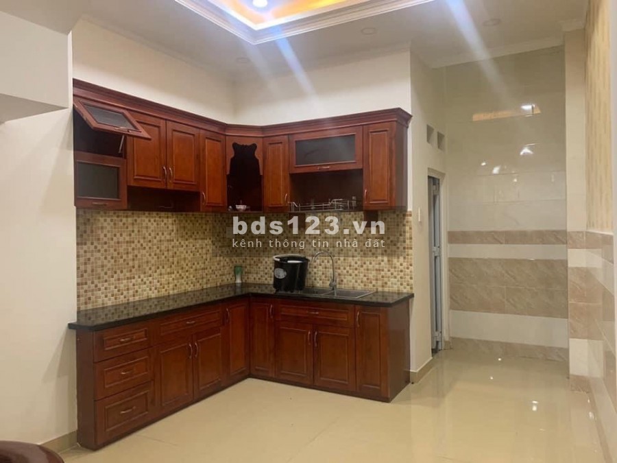 Bán gấp nhà trong mùa dịch, Bạch Đằng, p2, Tân Bình, hơn 100tr/m2, HXH 6m, 0909484131