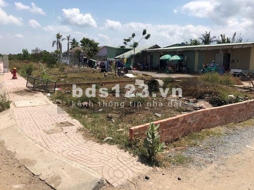 Lô đất mặt tiền Đại Lộ Long An 44m, diện tích 125m2 gần khu dự án E. City, giá 1 tỷ 3 Sổ hồng riêng