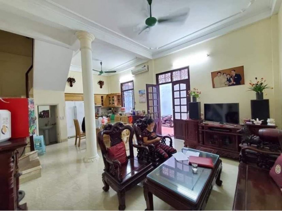 Bán gấp nhà Ngõ 211 Khương Trung 60.7m2 3 tầng Giá thương lượng: 3.55tỷ Thanh Xuân