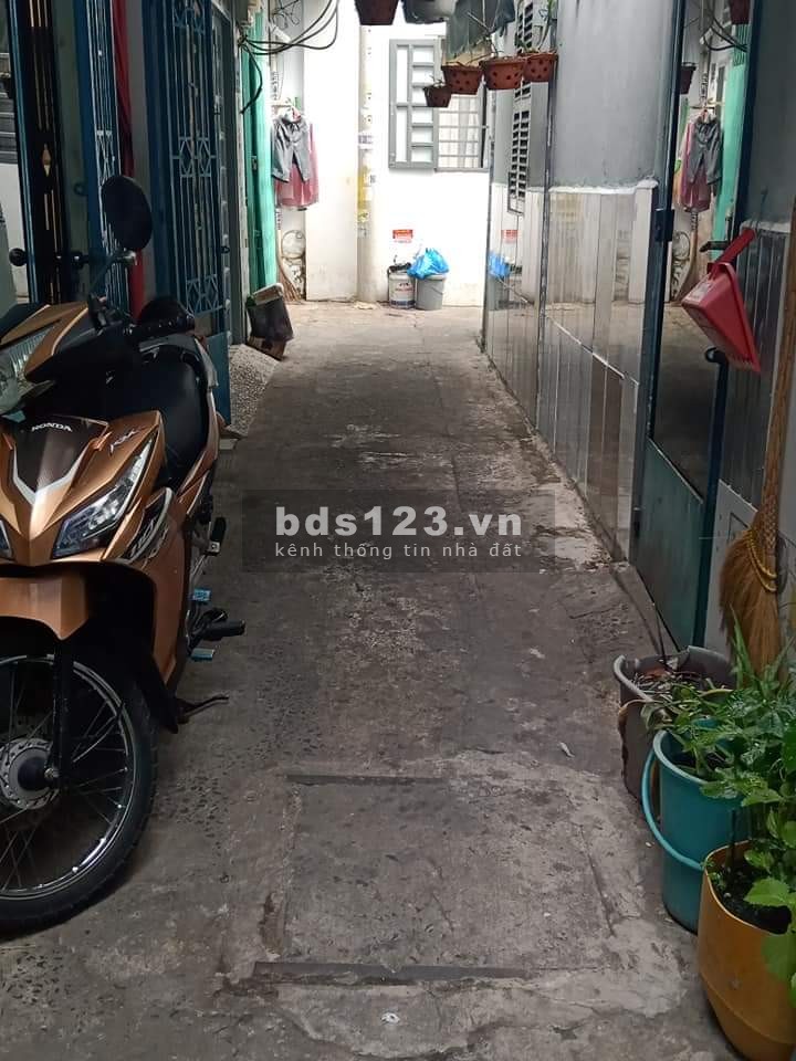 Bán nhà 1/ Lê Trọng Tấn, 4 x 11, hẻm xe hơi, Tân Phú, giá chỉ 4 tỷ 1.