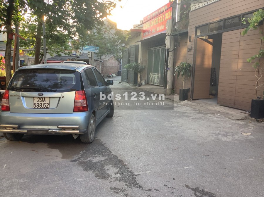 Chủ cần Bán gấp nhà 4 tầng 40m * 4m Cổ Linh Thạch Bàn, gần Aeon, Cầu Vĩnh Tuy, ô tô đậu cửa
