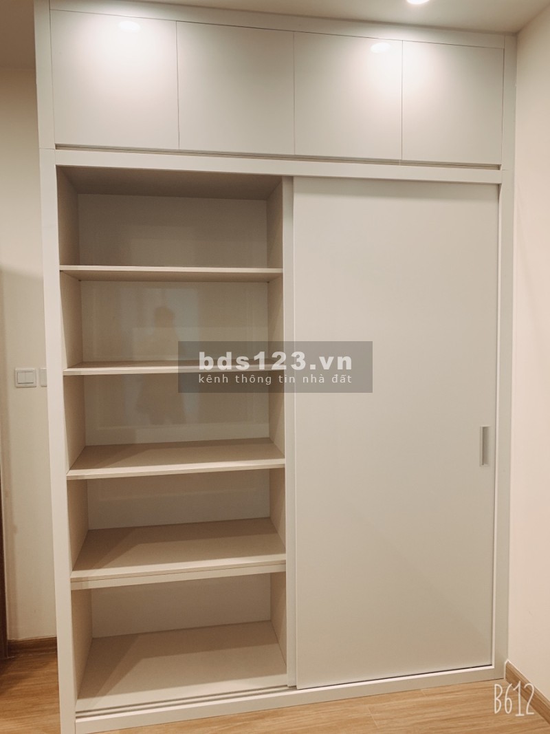 Cho thuê cấp căn 2PN2WC nội thất cơ bản tại Vinhomes Smart City