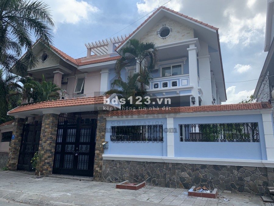 Villa hiện đại, có sân đường 9, Bình An chỉ còn 30tr diện tích 360m2