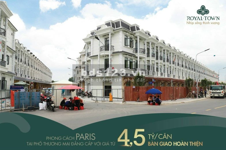 Bán nhà phố thương mại 1 trệt 2 lâu nằm ngay trung tâm TP Dĩ An