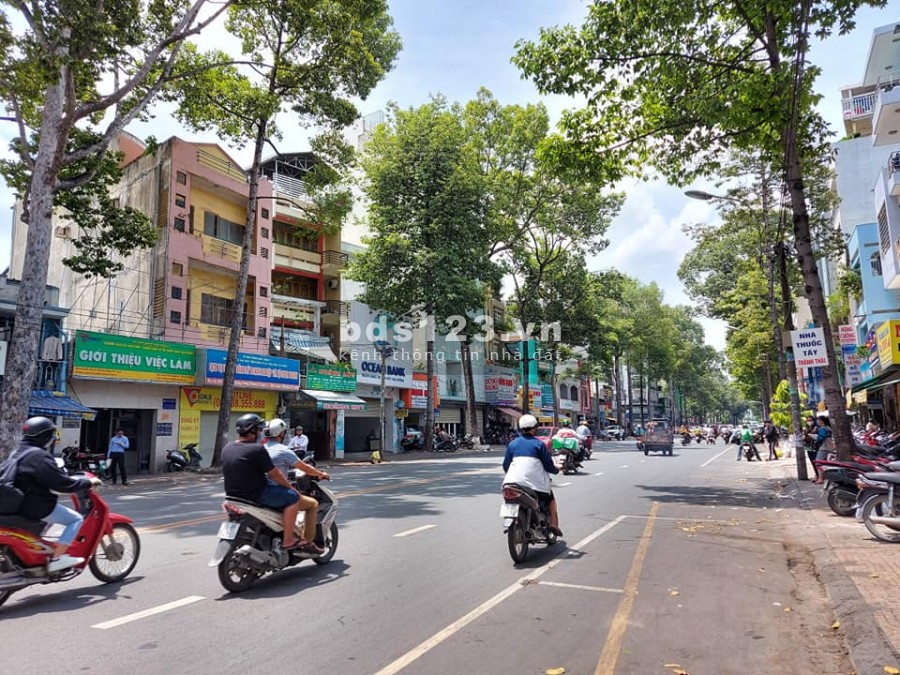 Nhà mặt tiền trung tâm vỉa hè 6m Quận 5, 4 tầng, giá chỉ 18.6 tỷ