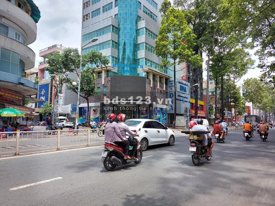 Nhà mặt tiền trung tâm vỉa hè 6m Quận 5, 4 tầng, giá chỉ 18.6 tỷ