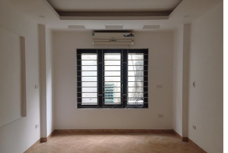Bán nhà Thạch Bàn, Long Biên, 30m2 x 5 Tầng x 2 tỷ 390, mới đẹp, giá rẻ Liên hệ 0944267031