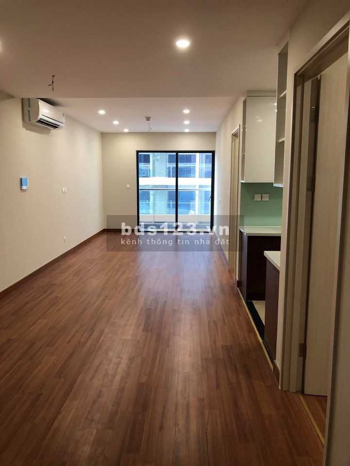Cho thuê Chung cư Gold Season Nguyễn Tuân 2 ngủ đồ cơ bản 12 triệu/tháng. Lh 0377983070