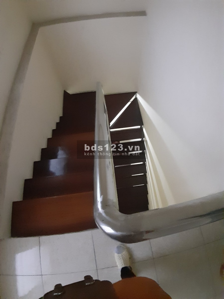 Cần bán nhà An Dương Vương, dt 175m2, 4 tầng, nhỉnh 5 tỷ, Quận Tây Hồ, ngõ thông