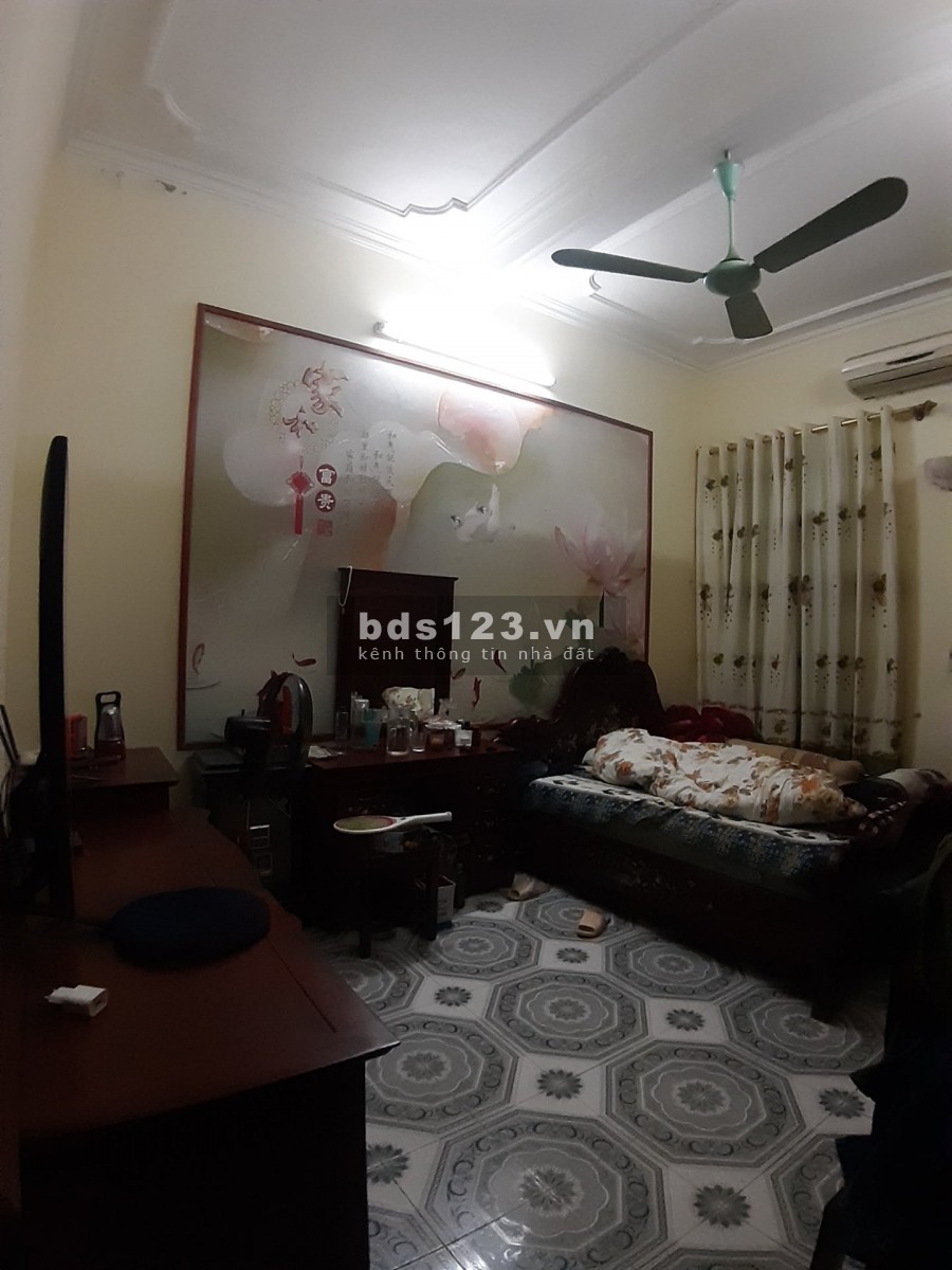 Cần bán nhà An Dương Vương, dt 175m2, 4 tầng, nhỉnh 5 tỷ, Quận Tây Hồ, ngõ thông