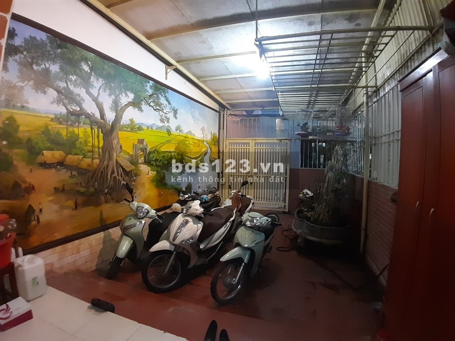 Cần bán nhà An Dương Vương, dt 175m2, 4 tầng, nhỉnh 5 tỷ, Quận Tây Hồ, ngõ thông
