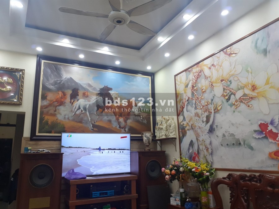 Cần bán nhà An Dương Vương, dt 175m2, 4 tầng, nhỉnh 5 tỷ, Quận Tây Hồ, ngõ thông