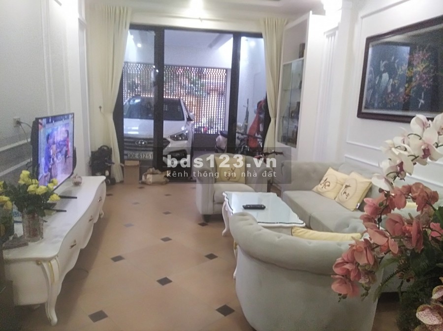 Bán Nhà Nguyễn Khánh Toàn, Cầu Giấy, 90M2 x 6T, MT 4m, giá 12.5 tỷ.