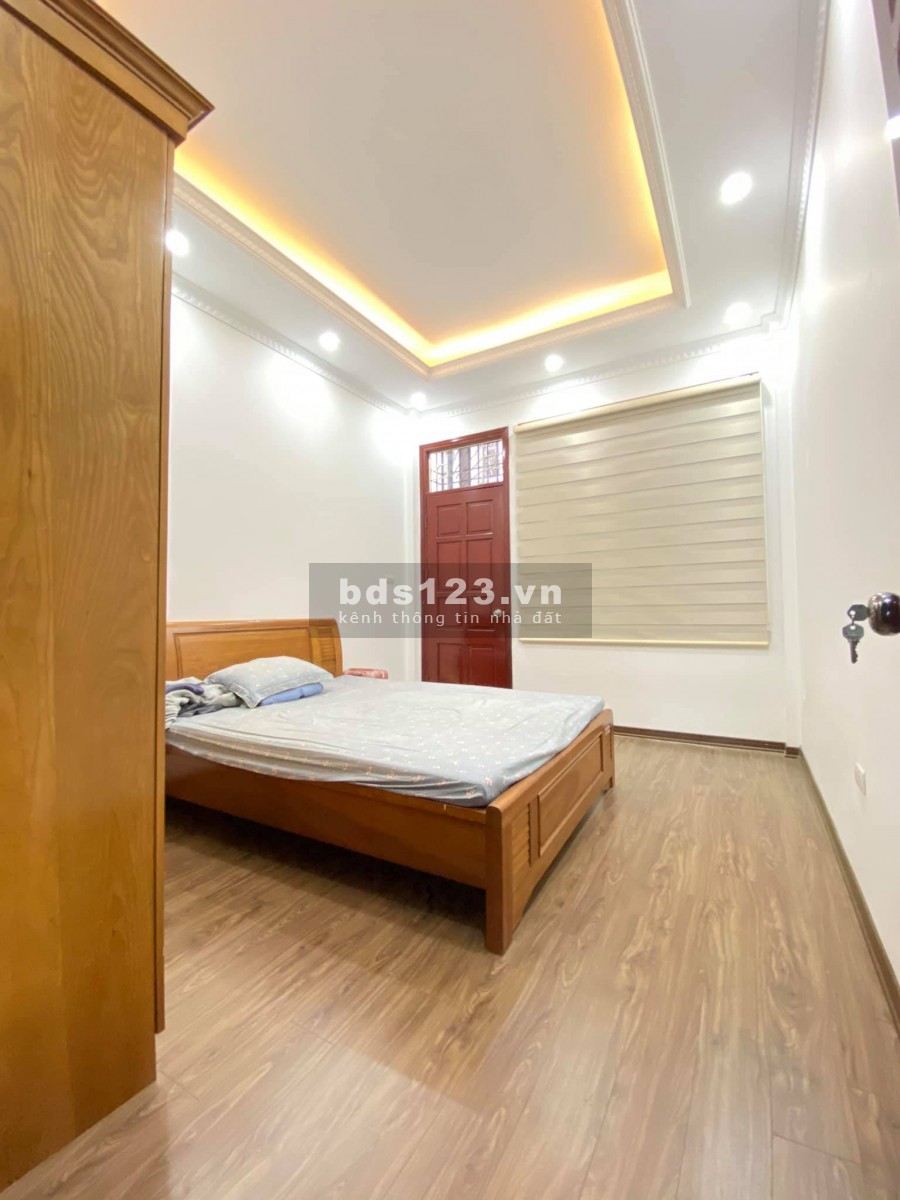 Đất vượng khí tài lộc bao đời 50m2*4T Đại La tròn 3 Tỷ