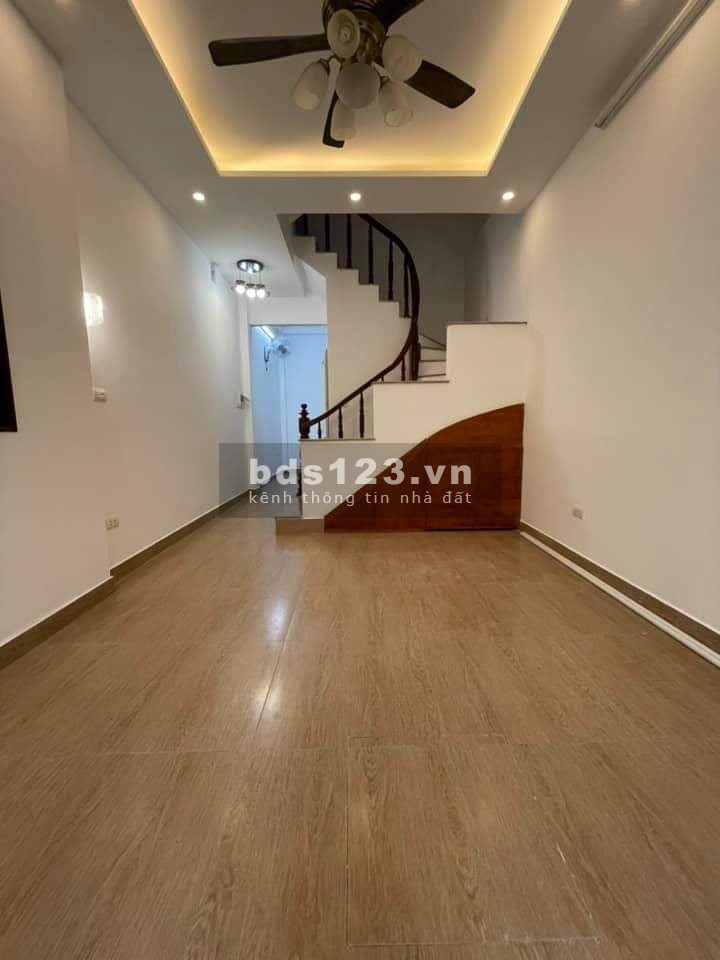 Bán nhà Thanh Đàm, hàng hiếm mới lên, không nhanh là hết, dtsd 30m2, giá 2 tỷ