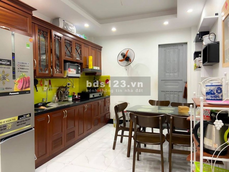 Siêu phẩm Thái Thịnh, dt 40m2, 5 tầng đúc, giá 3.7 tỷ, kinh doanh, bao sang tên, tặng nội thất