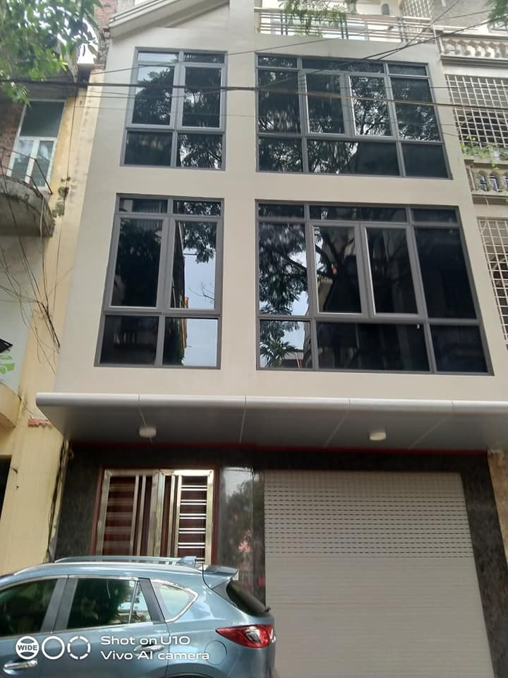 Chính chủ bán nhà phân lô khu đô thị Bắc Linh Đàm, thang máy, 76m2x5T, MT 6m giá chỉ 10.8 tỷ.