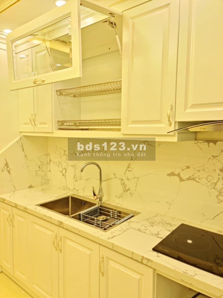 Bán nhà Kim Mã, Ba Đình. 48m2, 5 tầng, giá 4.5 tỷ. Ôtô gần nhà.