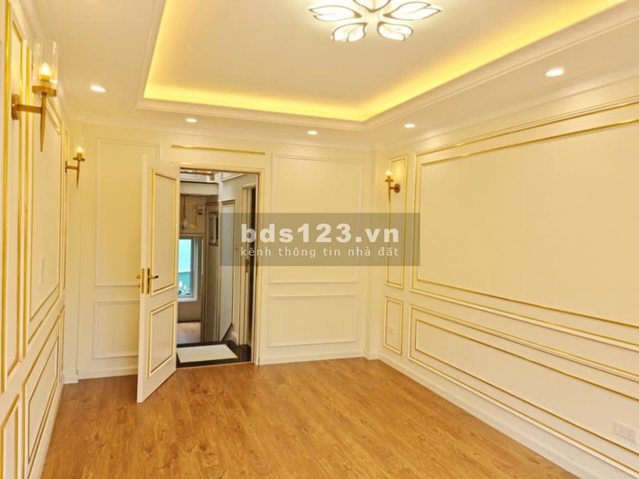 Bán nhà Kim Mã, Ba Đình. 48m2, 5 tầng, giá 4.5 tỷ. Ôtô gần nhà.