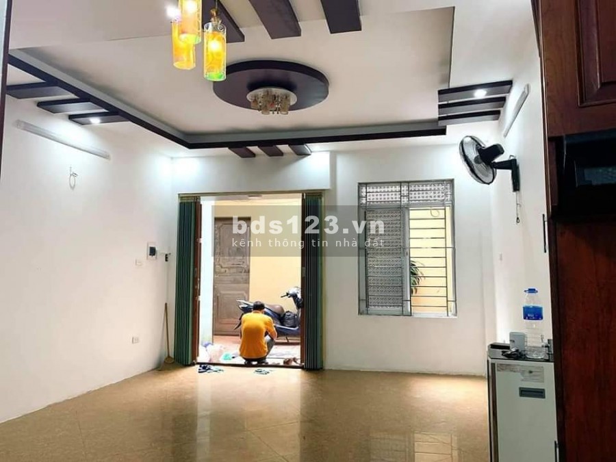 Bán nhà thoáng, rộng đường Lĩnh Nam. 33m2x 4 tầng, Giá 3.01 tỷ. Gia lộc mạnh.