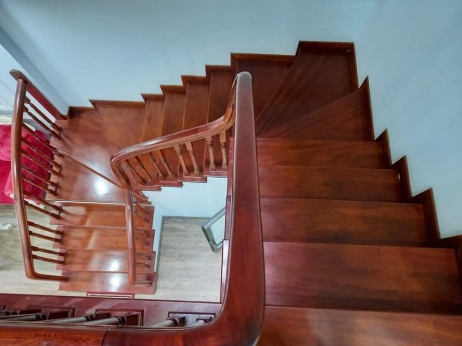 Bán Nhà Mặt Phố Nhuệ Giang gara kinh doanh dt 55m2 4 tầng, mt 4m, giá 7.9 tỷ