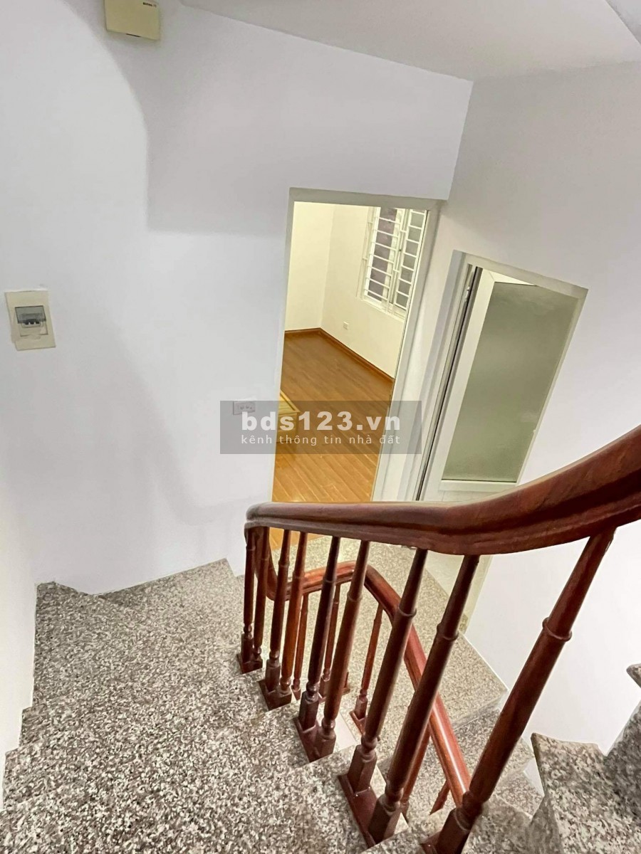 Bán nhà đường Xuân Đỉnh, diện tích 31m2, 5 tầng, giá 3.1 tỷ.