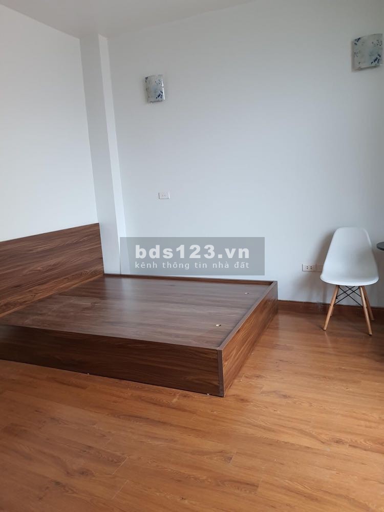 Bán gấp nhà Nguyễn Văn Cừ, 3 mặt thoáng, 92m2, 6 tầng, MT 11m, nhỉnh 17 tỷ ( siêu phẩm)