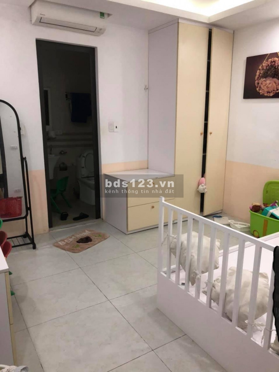 Nhà đẹp Nguyễn Khánh Toàn, kinh doanh, an sinh đỉnh, dt 52m2, 5 tầng, mt 4m giá chỉ 6.85 tỷ