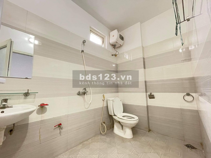 Bán nhà đường Xuân Đỉnh, diện tích 31m2, 5 tầng, giá 3.1 tỷ.