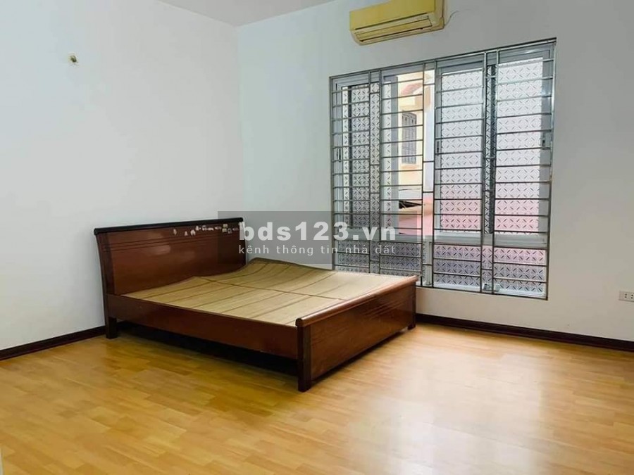 Bán nhà thoáng, rộng đường Lĩnh Nam. 33m2x 4 tầng, Giá 3.01 tỷ. Gia lộc mạnh.
