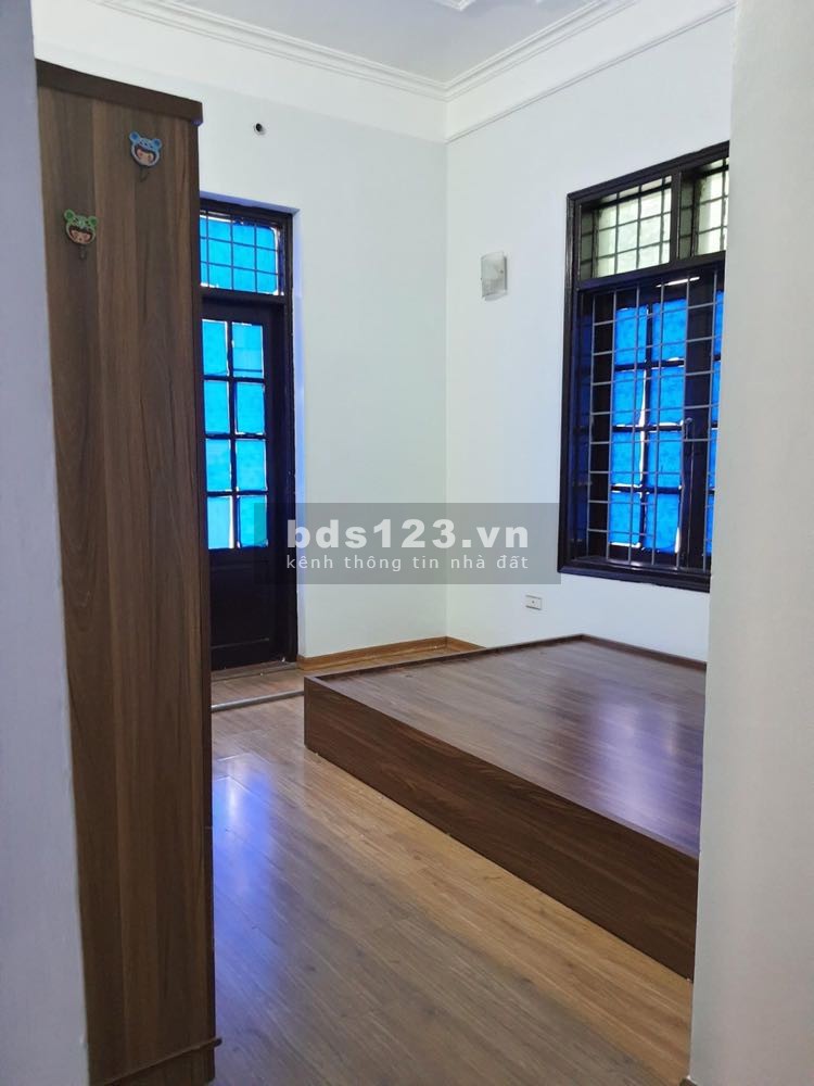 Bán gấp nhà Nguyễn Văn Cừ, 3 mặt thoáng, 92m2, 6 tầng, MT 11m, nhỉnh 17 tỷ ( siêu phẩm)