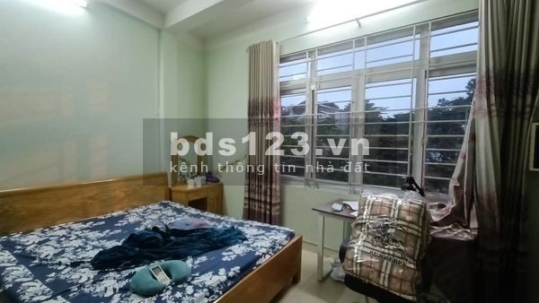Nhà hiếm, ô tô vào nhà Quận Đống Đa 33m2 giá bán 6.7 tỷ, thang máy