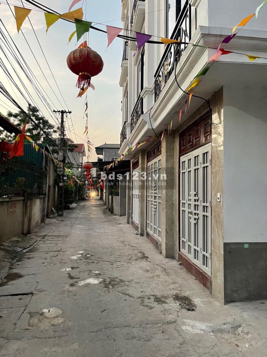 Nhỉnh 1 tỷ có ngay khẩu Hà Nội, ô tô để trong nhà, dt 33m2, 4 tầng đúc