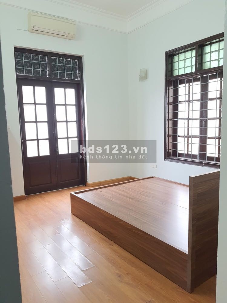 Bán gấp nhà Nguyễn Văn Cừ, 3 mặt thoáng, 92m2, 6 tầng, MT 11m, nhỉnh 17 tỷ ( siêu phẩm)