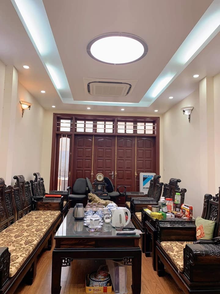 Bán Nhà Trần Thái Tông, Cầu Giấy DT 38m2, 6T Kinh Doanh, Ô tô, Nhỉnh 4 Tỷ.