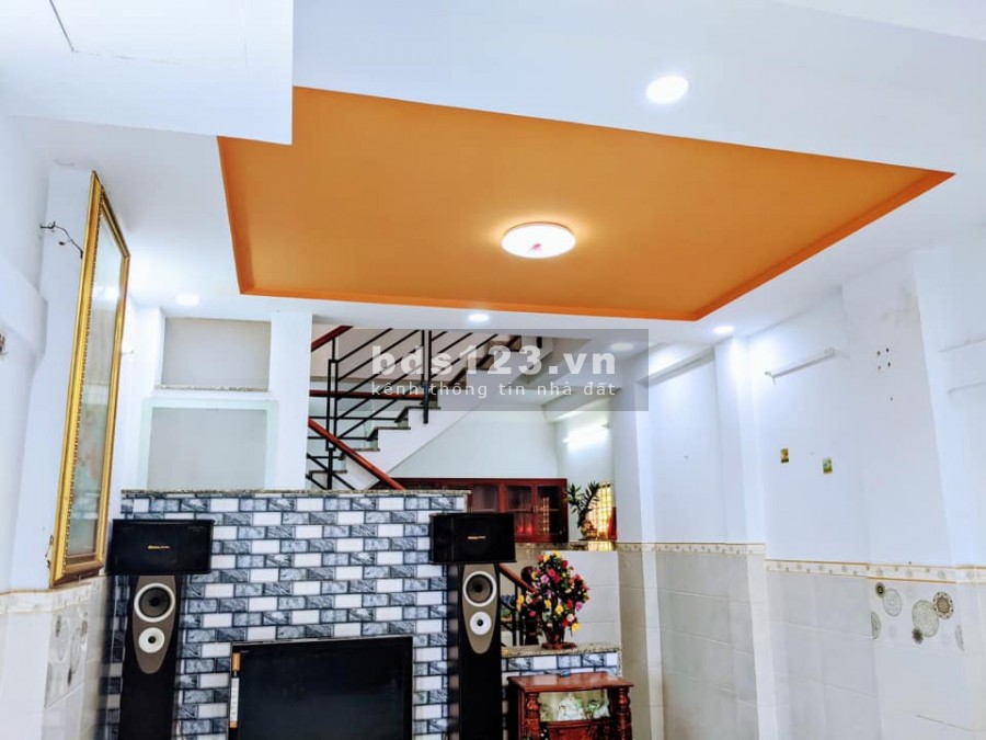 Tân Phú 45m2 giá chỉ 3 tỷ 300 4x11 Nhà 1 trệt 1 lầu, 3 phòng ngủ, tin đúng 100%