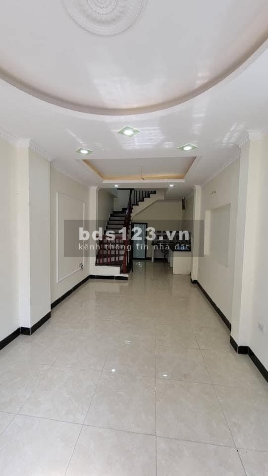 Nhỉnh 1 tỷ có ngay khẩu Hà Nội, ô tô để trong nhà, dt 33m2, 4 tầng đúc